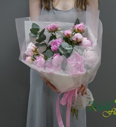 Bouquet of pink peonies photo 394x433